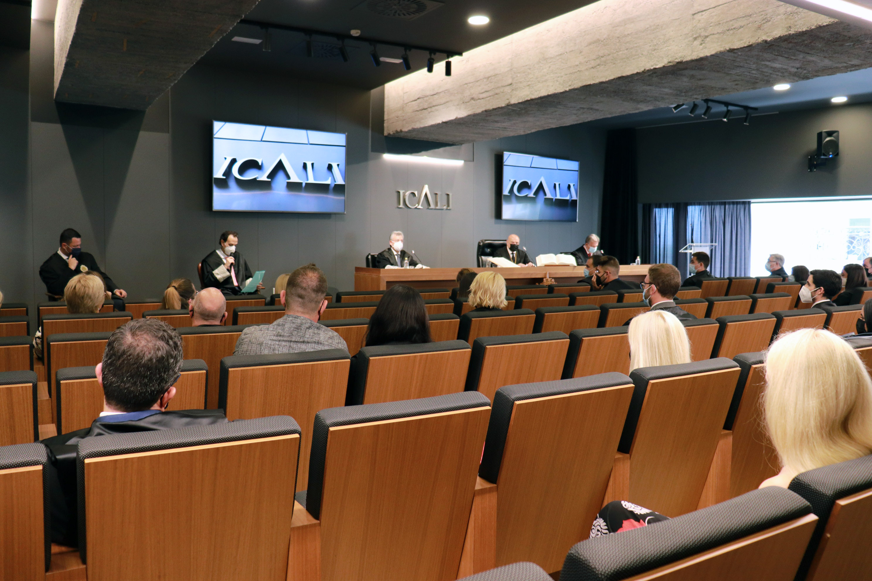 El Colegio de la Abogacía de Alicante vuelve a celebrar actos de Jura e incorpora a más de 40 nuevos letrados y letradas